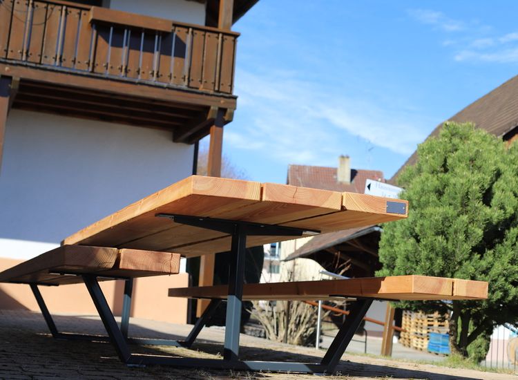 Gartentisch