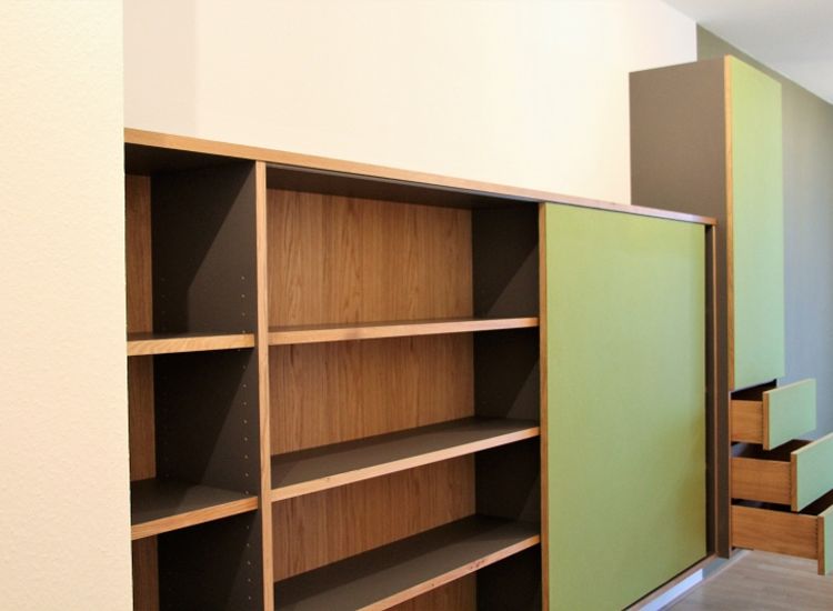 Flurmöbel mit Filzbezug