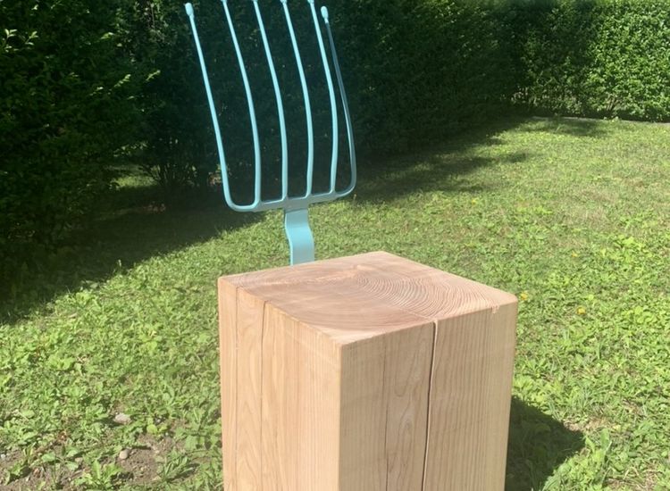 Sitzklotz mit Rübenlehne