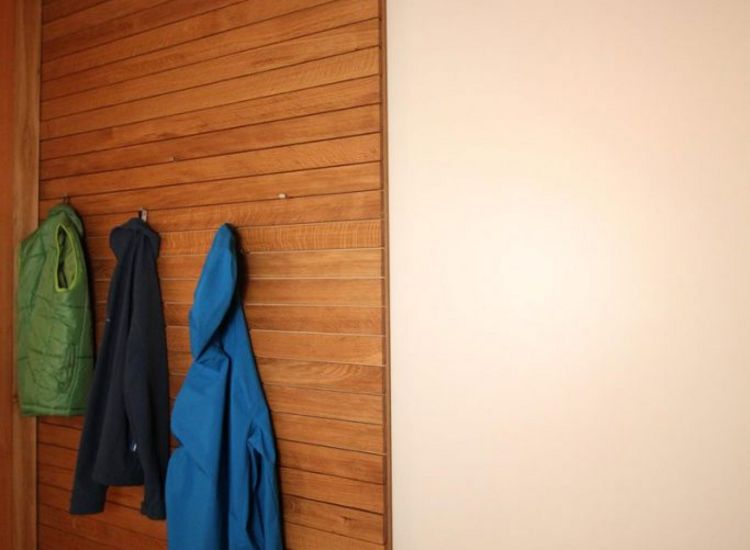 Garderobe mit variablen Haken