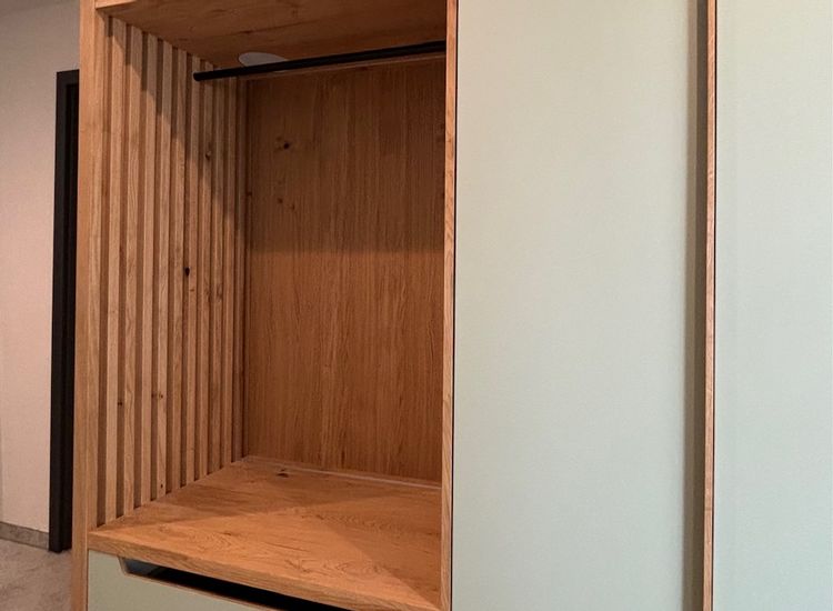 Garderobe mit Linoleum und Eiche