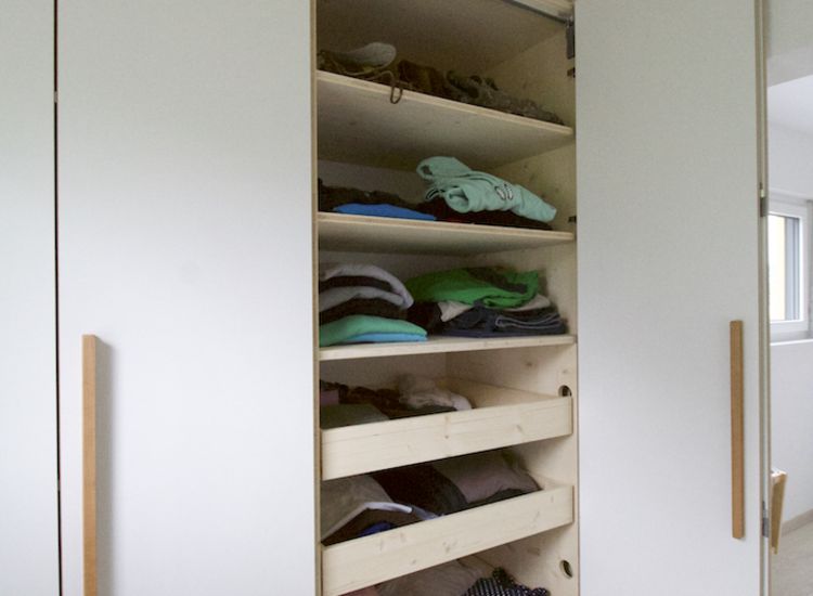Kleiderschrank