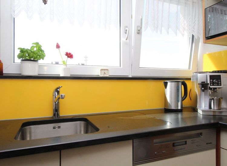 Küche - Linoleum & Holz