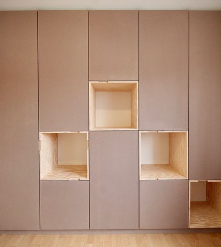 Einbauschrank mit Ablagefächern