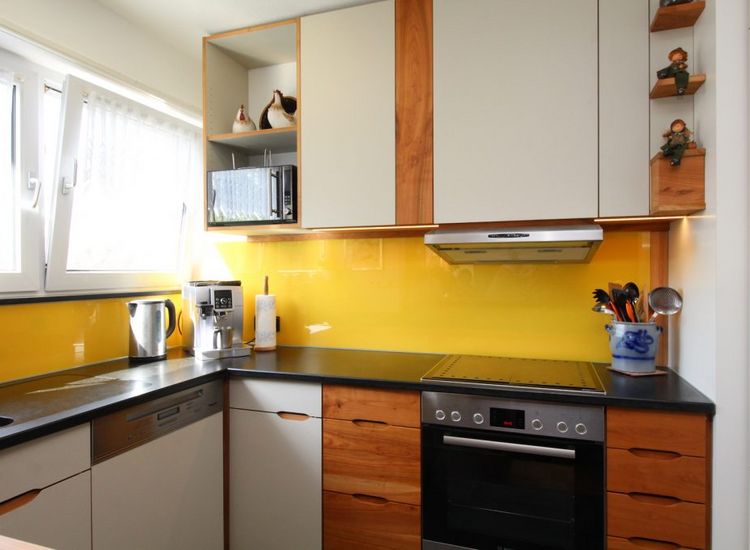 Küche - Linoleum & Holz