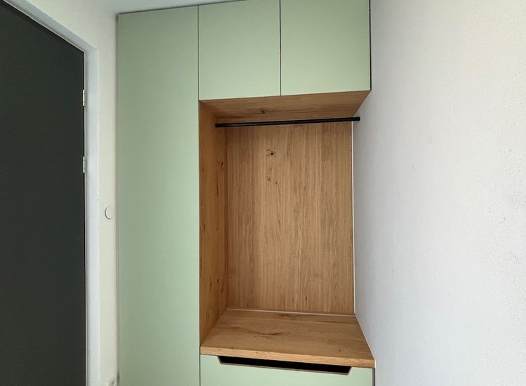 Garderobe mit Linoleum und Eiche