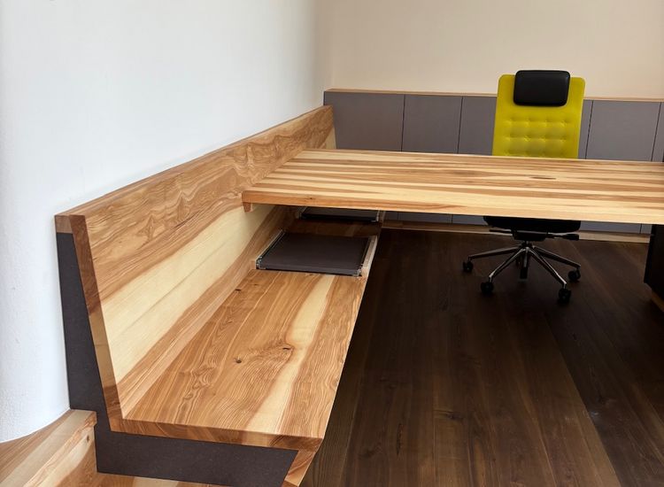 Ein Büro aus heimischer Esche