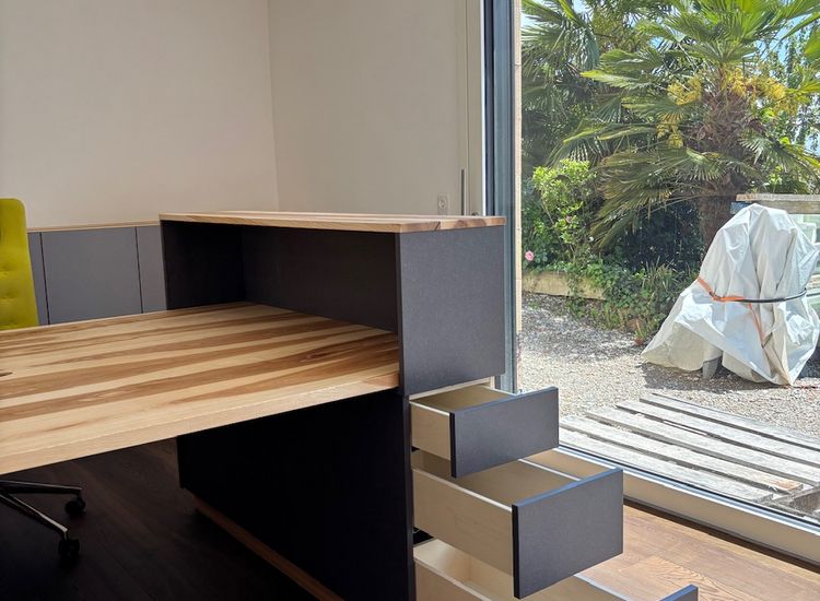Ein Büro aus heimischer Esche