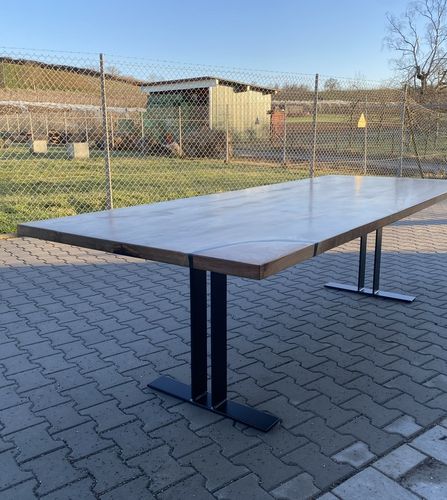 Tisch aus Walnuss
