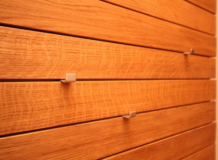 Garderobe mit variablen Haken