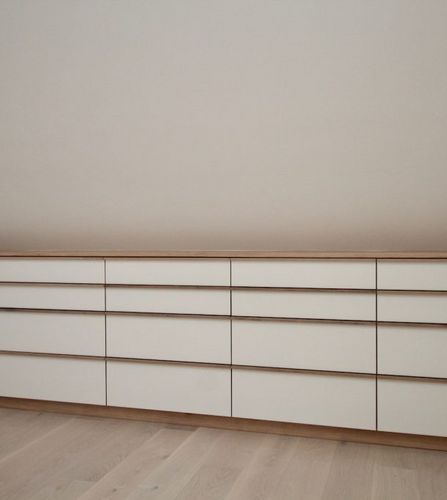 Ankleidemöbel in Dachschräge