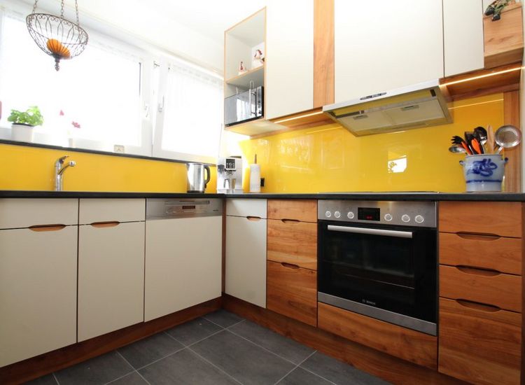 Küche - Linoleum & Holz