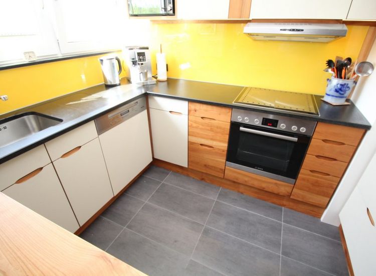 Küche - Linoleum & Holz