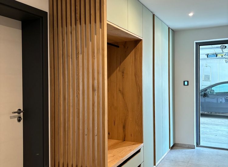 Garderobe mit Linoleum und Eiche
